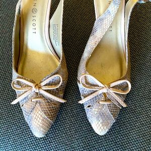 Karen Scott kitten heels